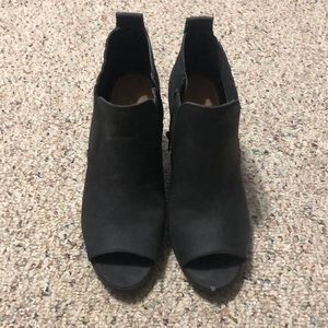 Peeptoe zip up ankle booties
